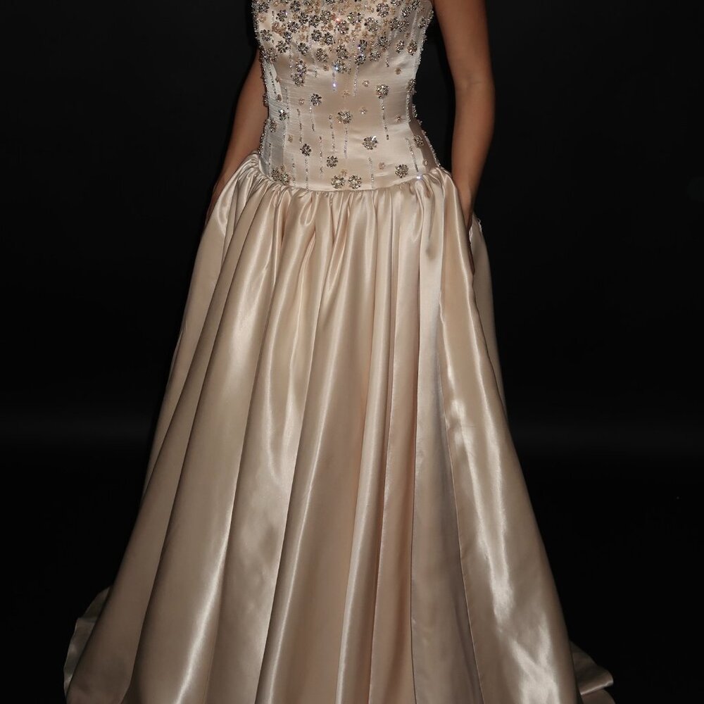 Preloved US 2-4 Anna Augusta Custom Made Evening Gown